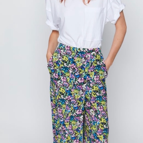 ZARA Pleated Printed Bermuda Shorts - Picture 4 of 8